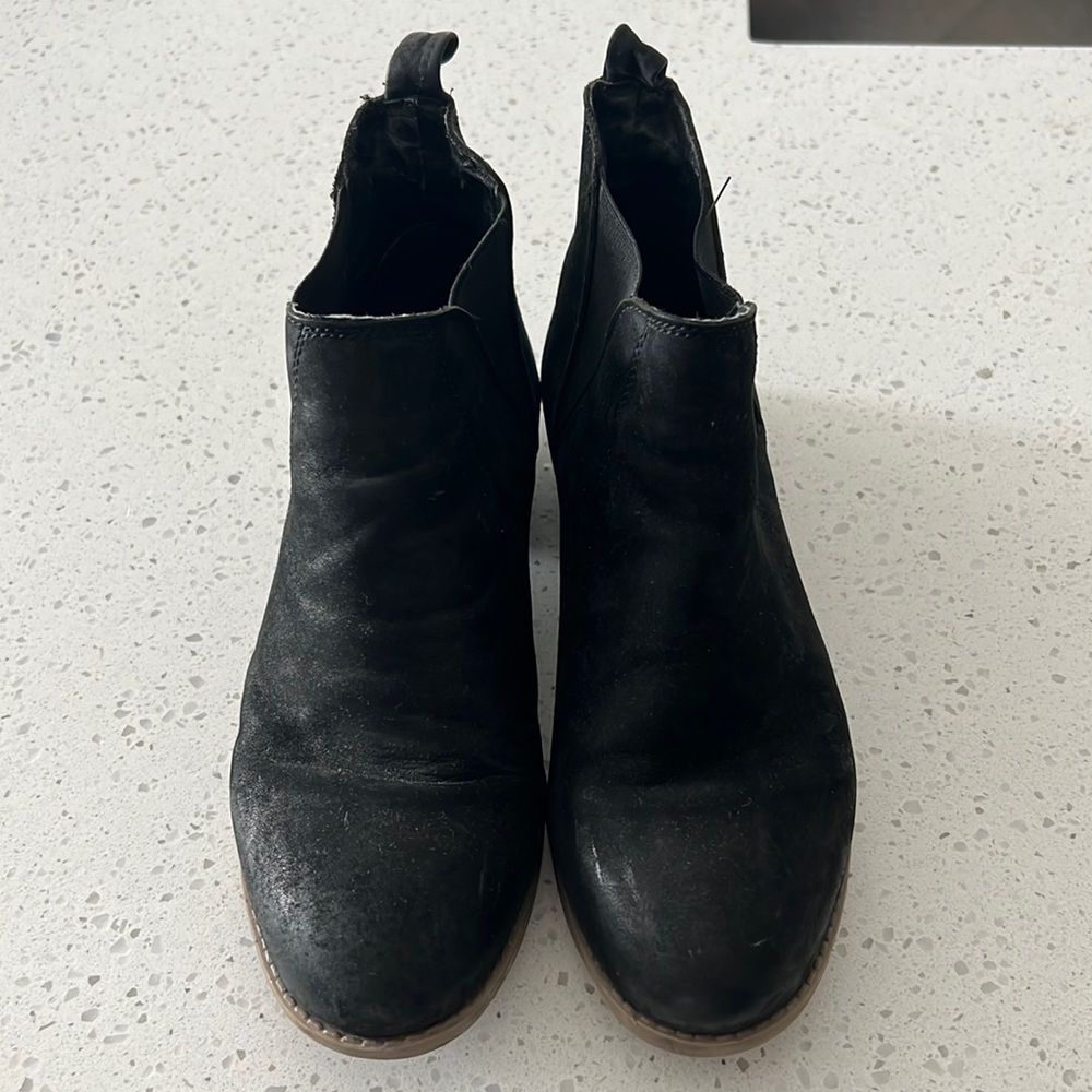 Size 6W Steve Madden Booties